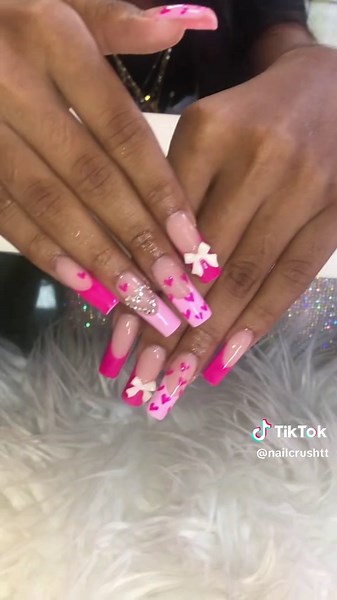 Graduation Nails: Glamorous Ideas for Class of 2025