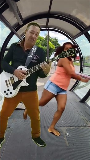 Dancing on a bus tube in Curitiba with @FatimaForasteira