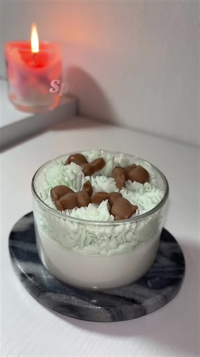 How to Make a Spring Candle at Home