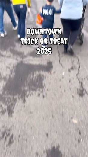 Over 2000 witches and superheroes came down for our annual Downtown Trick or Treat Harvest Fest, and boy did the downtown businesses show them a good time 🎃👻 thank you to our businesses for generously donating candy for this event, and to our event partners for ensuring it was a great time for all. Special thank you to our programming sponsors: @kittitasvalleyhealthcare @central_washington_university @gardvintners @pugetsoundenergy @kellehermotors | Ellensburg Downtown Association