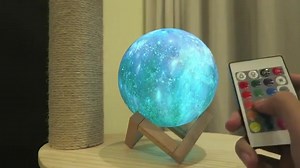 3.9K views · 150 reactions | TILBAKE PÅ LAGER NÅ! Galakse 3D nattlampe! NÅ KUN 299,- Denne nattlampen er artig både for store og små. Fjernkontroll medfølger hvor du kan velge mellom 16 forskjellige farger + forskjellige lyseffekter. Innebygget batteri som enkelt lades opp via USB. BESTILL HER: https://celis.no/produkt/barnerom/interior-2/belysning-1/galakse-3d-nattlampe-3 | celis.no | Facebook