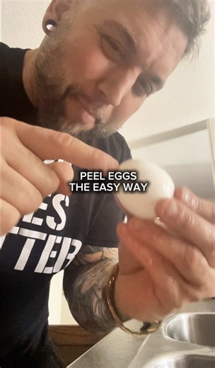 Hard Boiled Eggs 101: It’s Real F*ckin Simple 1. Boil water. 2. Add eggs. 3. Cook: • Soft: 4-6 min • Medium: 7–9 min • Hard: 10–12 min 4. Crack the top, run under water, and peel. (The membrane is separated at the top by a pocket) #eggs #musclesvsfood #reels #fyp #lifehack