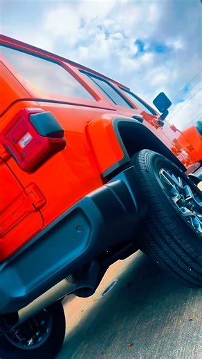 Huston CDJR Avon Park, FL: 2025 Jeep Wrangler Sahara 4x4—Save $12,101! 🏁🌴