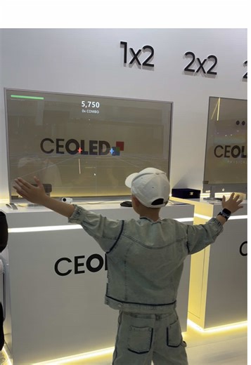 interactive game on transparent OLED screen #transparent #creative #OLED #game #interactive