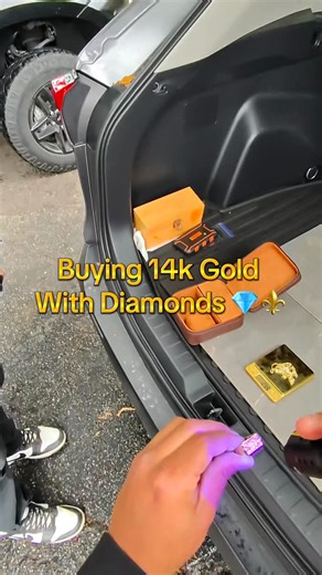 Axel on Instagram: "Rain or Shine we are grinding ⚜️💰 #short#gold#jewelry#parati#shorts"