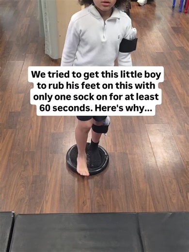 It might look random… but this is actually a powerful brain-based exercise. 👣 One sock on / one sock off This creates contrast. One foot feels more stimulation than the other, which forces the brain to notice differences and process sensory input more clearly. That helps with: • Better body awareness • Improved balance • Stronger focus • Fewer emotional outbursts ⚖️ Rubbing on the spiked Bobo surface The bottom of the feet is packed with sensory receptors that connect directly to the brain and 