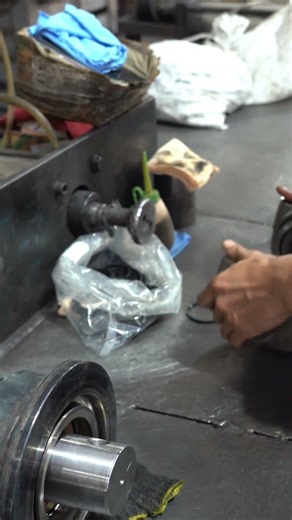 Inside Our Excavator Parts Assembly Line #constructionmachinery #trackroller #excavatorparts