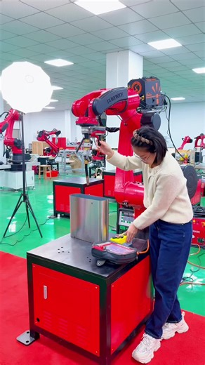 Industrial #collaborative #welding #spraying #six-axis robot#robotfactory