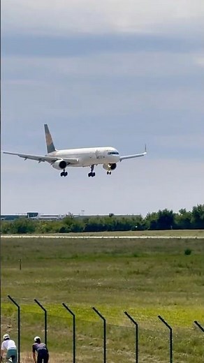 Boeing 757-330 landing on Bratislava airport