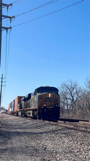 Csx i008 highballs in Willoughby Ohio #train #railtrack #fypp #railroad