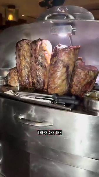 Best Prime Rib Las Vegas Lawry’s affordable classic golden era vibe delicious dinner family friendly