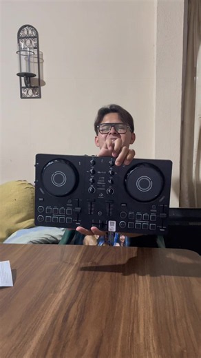 Cómo seguir tu sueño como DJ: inspiración y equipo esencial