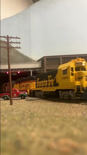 HO Scale ATSF CF7 test train, with B&O #6969 (CF7 owned by ‪@nathanstrains5938‬ )