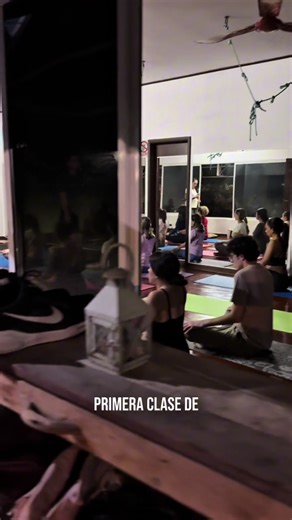 Primera Clase de Yoga y Lectura de Tarot