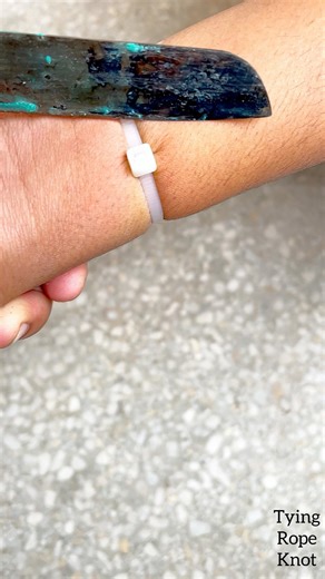 How to open zip tie easily #youtubeshorts #lifehacks #viral