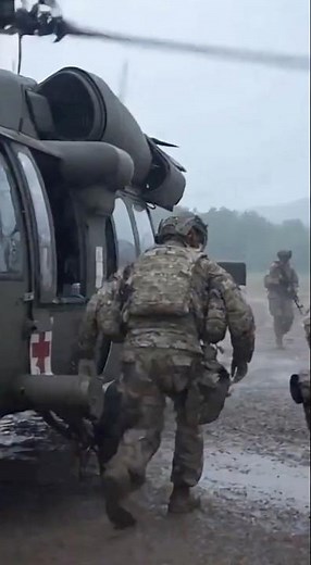 Blackhawk 🪖Medevac: Combat Rescue Unfolds