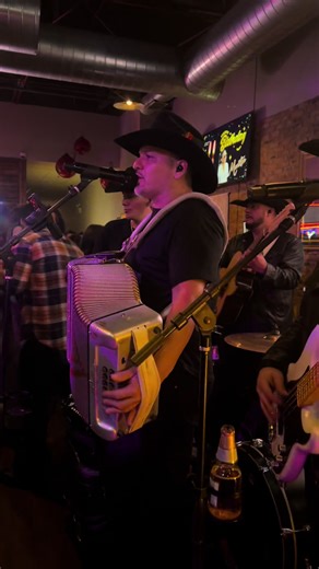 “☁️ Sueña ☁️ ” #intocable #norteño #bar #chicago #fyp