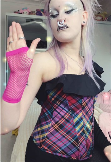 Chill RoxyPoo: Heartfelt Vibes and FNAF Connections