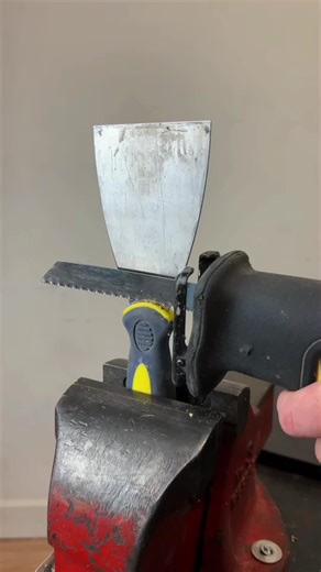 OlasjustwandeingoffatDisneylandParisattheNewWorldofFrozencomingnextMarch!Beyondcute#disneyland#WorldOfFrozen#frozen#disneyadventureworld#disneylandparis