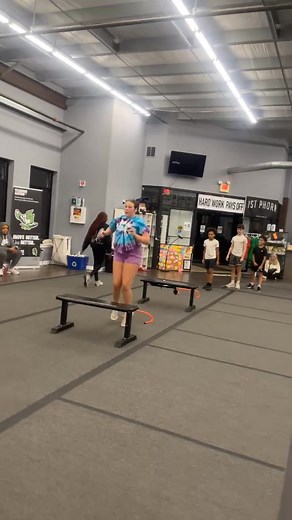 💥 Workout Wednesday at TooQuick2Catch! 💥 What are we dialing in on today? EXPLOSIVENESS. Why do we constantly chase that pop and velocity in our training? Because in every sport, the difference between good and great is how quickly you can apply force: ⚡️ Fast-Twitch Muscle Activation: Explosive training forces the body to recruit those powerful, high-threshold muscle fibers, making you faster and more reactive. ⬆️ Increased Vertical Leap: Get off the ground faster and higher, whether you're b