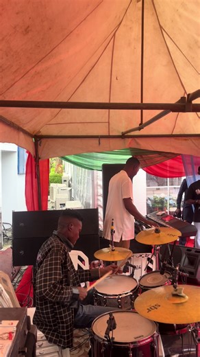 Magic Drummer's Happy Sunday Beats