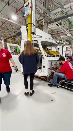Volvo Trucks — Cockpit installation