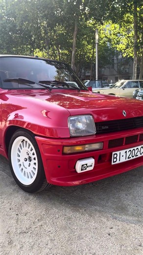 🏁🔥 El Renault 5 Turbo 2, una bestia de rally con motor central #coche #autos
