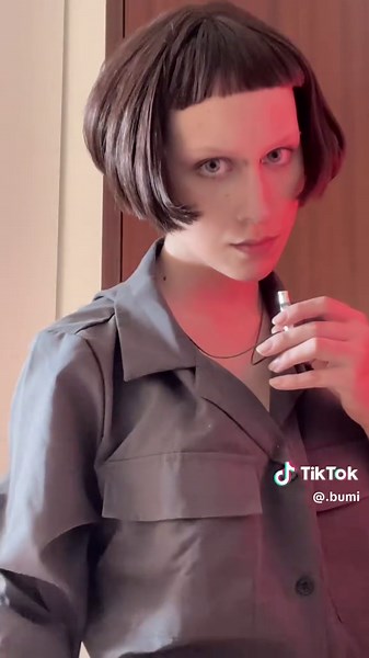 Raptor Lady Cosplay from Jurassic World