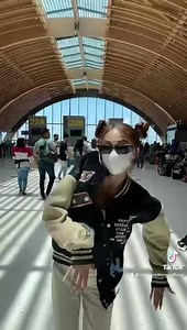 14K views · 817 reactions | Zoom in zoom out challenge 殺 Miss ko na kayo ka chika! Tara kwentohan tayo sa mga streams ko @17liveph !  id: nikkiemillares  download using my link https://17apps.onelink.me/i7CY/nikkiemillares  #17liveph #americansweetheartnikkie | Nikkie Millares | Facebook