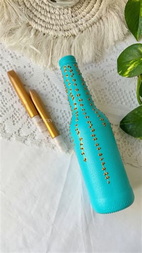 Crafter Happy on Instagram: "Bottle art with outliner pen Golden Outliner Pen From @temu . . . #diy #diycraft #craft #crafting #craftideas #bottleart #artwork #artofinstagram #instacraft #idea #artidea #decor #homedecor #creative #crafterhappy #trendingreels #viralreels"