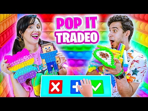 POP IT TRADE 🔥 Who Wins the BEST Pop-Its? 😱 Sandra Cires Art