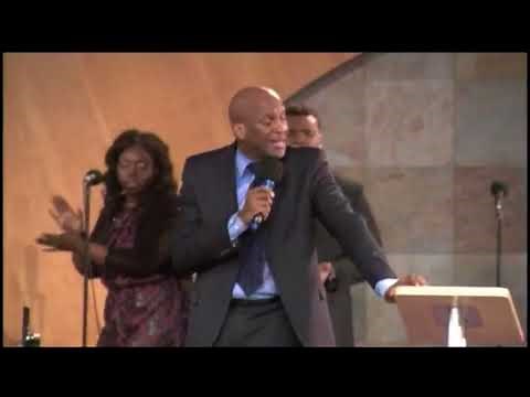Pastor Donnie McClurkin CRAZY PRAISE BREAK @ Perfecting Faith Fellowship Church!