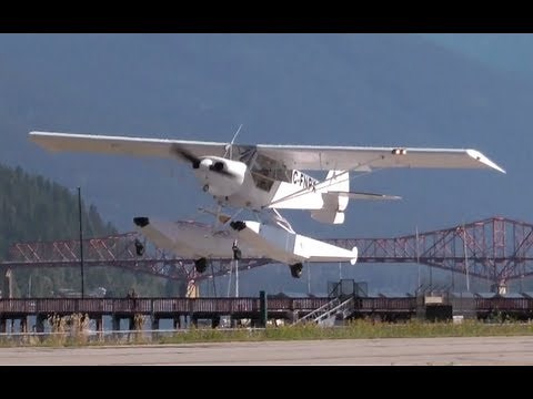 Piper PA-18 Super Cub Replica approach and landing