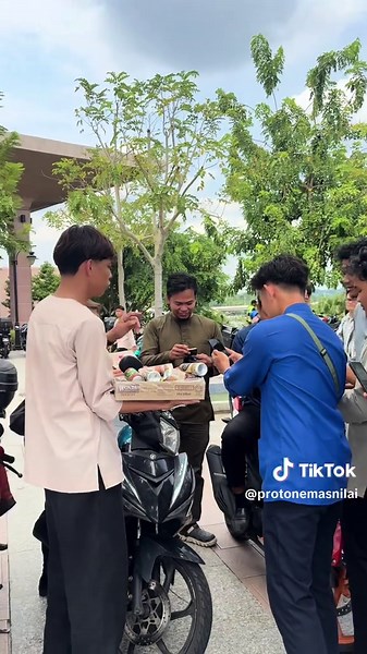 Canvassing activity conducted around the mosque area to increase awareness of the Proton e.MAS showroom. Complimentary coffee was distributed as part of our community engagement initiative. 🔥 We appreciate the support and positive reception. #ProtoneMAS #ProtoneMASShowroom #ShowroomAwareness #CanvassingDay #CommunityEngagement #FreeCoffee #ElectricVehicleMY #eMAS