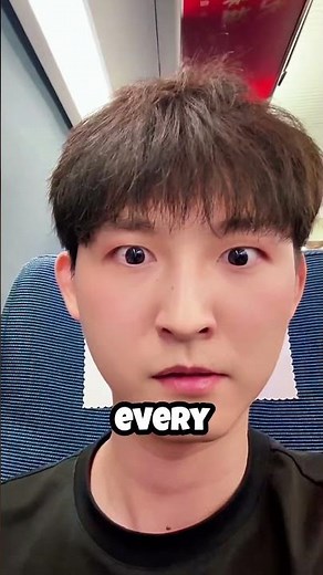 🤢👍Stinky feet beside him on the train — his reaction is worth saving.