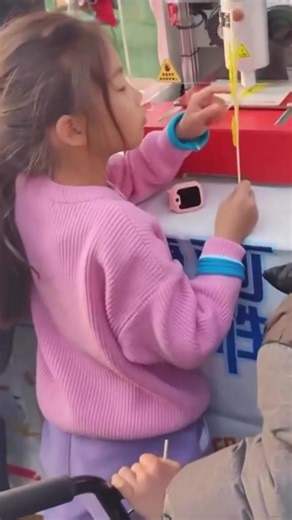 The ultimate 2025 Side Hustle is here! 💰 No skills? No problem. This Sugar Printer does all the work while you collect the profit. 🍭 Watch the crowds gather and the cash flow in! Would you start this business in your city? 👇 #Panda3D #Panda3Dprinting #AIcandyprinter #AIsugarprinter #candyprinter #sugarprinter | Panda-3d