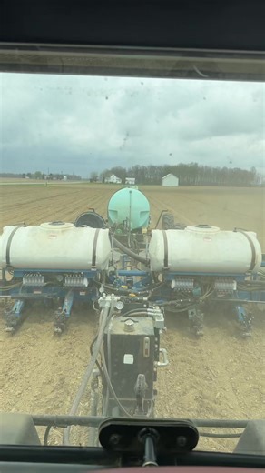 Tis the season! Corn planting time in North Central Ohio with a boxcar magnum pulling a Kinze 12r tricked with @Precision Planting tech! #farming #farmtok #corn #spring