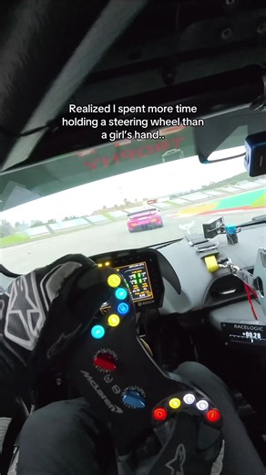 Recognizing Red Flags in Relationships vs. Racing