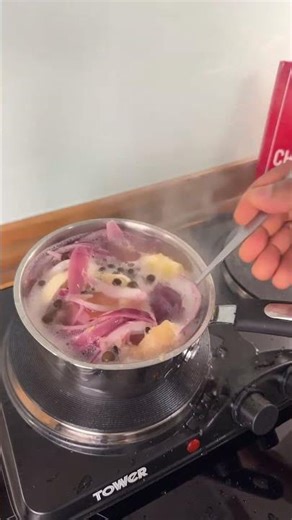 Red onion tea is a powerful natural drink known to support healthy blood pressure levels.