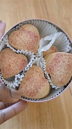 Everyone waited till this morning 🌄 to have a taste of Farmfoods Heart Cookies 🍪