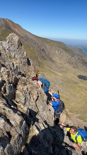 Smashing the s#%t out of her goals on this day💪🏻 📍Crib Goch is a narrow, exposed, and challenging Grade 1 scramble in Snowdonia, Wales, known for its knife-edge ridge and stunning views. It’s a popular but serious route, not recommended for beginners or those with a fear of heights. Experienced scramblers will find it a thrilling and rewarding mountain day. Key Features of Crib Goch: Knife-edge Ridge: The most distinctive feature is the narrow, exposed ridge, with steep drops on either side. 