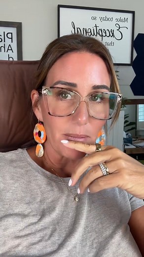 SECRET WEAPONS AND DIVORCE: A GOOD DETAILED PARENTING PLAN ✨ #PARENTING #parenting #divorce #coparenting #parentingplan #fyp #foryou #highconflict #familylaw #viralclip #relatable Secret weapons and divorce ✨ A detailed parenting plan can make all the difference! ⚖️💡 | Divorce Coach with Sam & Leah