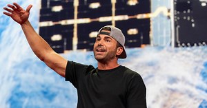 Mark Rober announces 'Class Crunchlabs' STEM curriculum. It's completely free for teachers