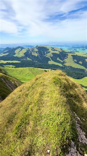 Hiking in the Swiss Alps: Scenic Mountain Views