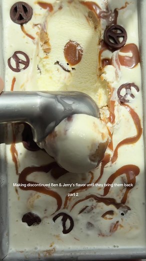 Making every discontinued, Ben & Jerry’s flavor! This is the Bob Marley one love flavor. It has banana ice cream, a salted caramel ribbon, graham cracker, butter swirl, and custom-made chocolate peace signs! Let me know what flavor you want to see next @@benandjerrys##benandjerrys##discontinuedsnacks##bananaicecream##homemadeicecream