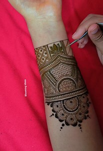 3.2M views · 23K reactions | Latest mehndi design #henna #mehndi #hennadesign #mehndidesign #art #mehndiart #hennaart #bloomingideas #mehndiartist #hennaartist #bridalmehndi #bridalhenna #gorgeoushenna #gorgeousmehndi #latestmehndi #latesthenna #indoarabicmehndi #arabicmehndi #arabichenna #uniquehenna #uniquemehndi #fronthandmehndi #fullhandmehndi #weddingmehndi #floralmehndi #floralhenna #facebookmehndi #mehndivideos #mehndilove | Blooming ideas | Facebook