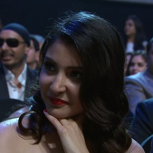 6.7M views · 201K reactions | Arjun Aur Ranveer Ne Ki Anushka Sharma Ke Sath Masti. #Ranveersingh #bollywood #IIFA #IIFAAwards #virals | IIFA Awards | Facebook