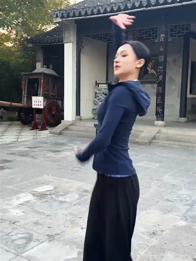 Captivating Dance Performance Highlights from Fan Meeting