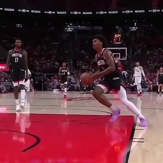 Amen Thompson's Incredible Dunk Highlights