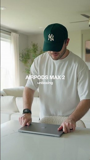 Unboxing the new AirPods Max 2 in Starlight #tech #apple #airpods #unboxing